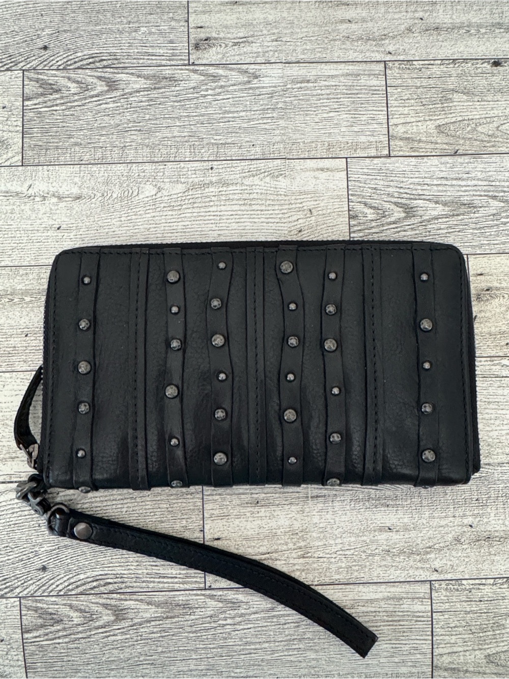 Vilenca Holland Black Leather Studded Wallet NWOT